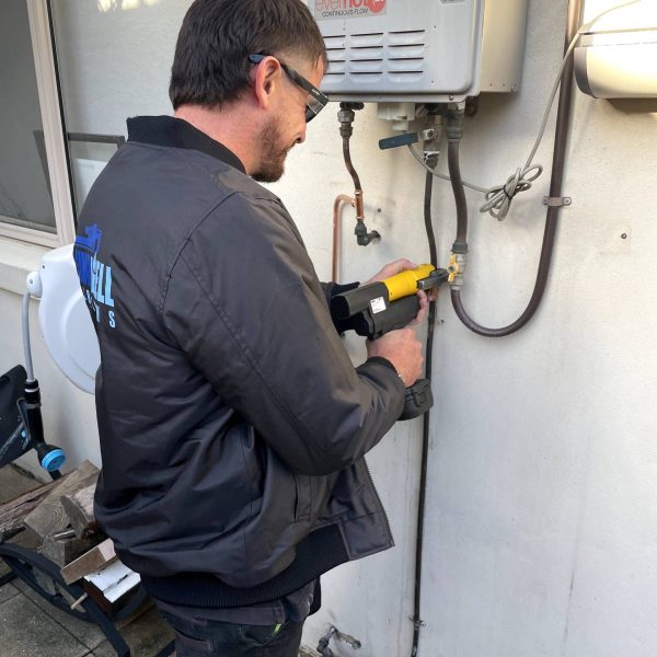 Hot Water Repairs Bayside Melbourne - Plumb Well Solutions